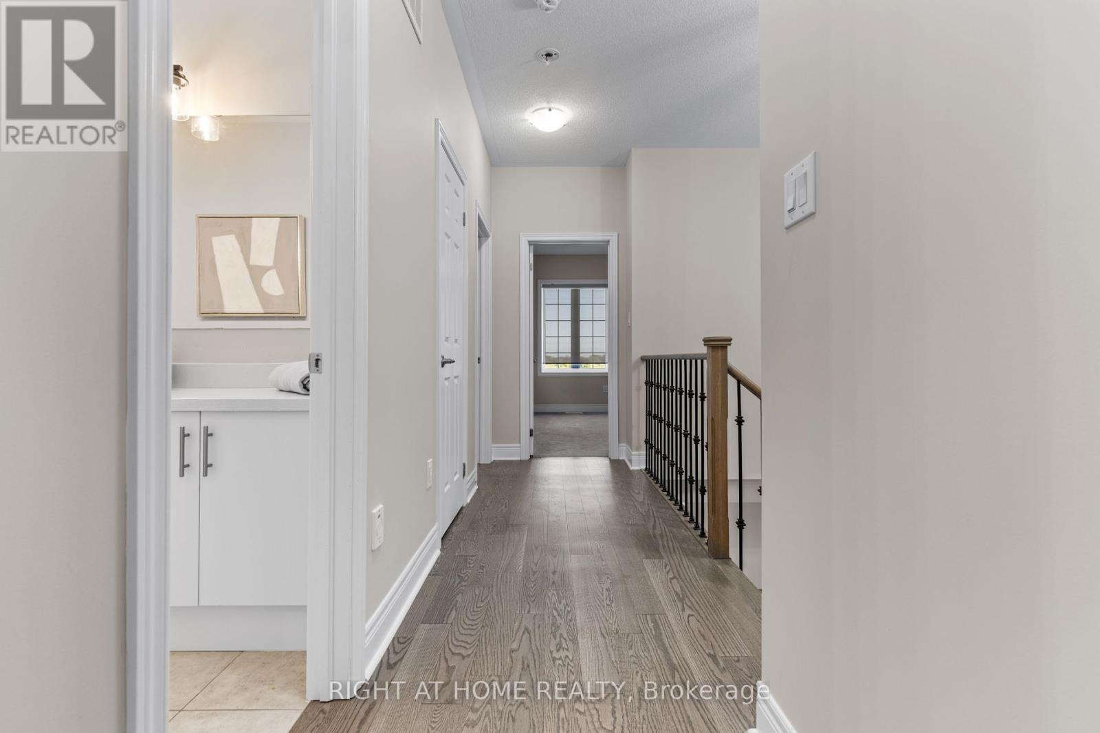 23 Duffel Crescent, Halton Hills (Georgetown), Ontario  L7G 0H7 - Photo 3 - W12456695