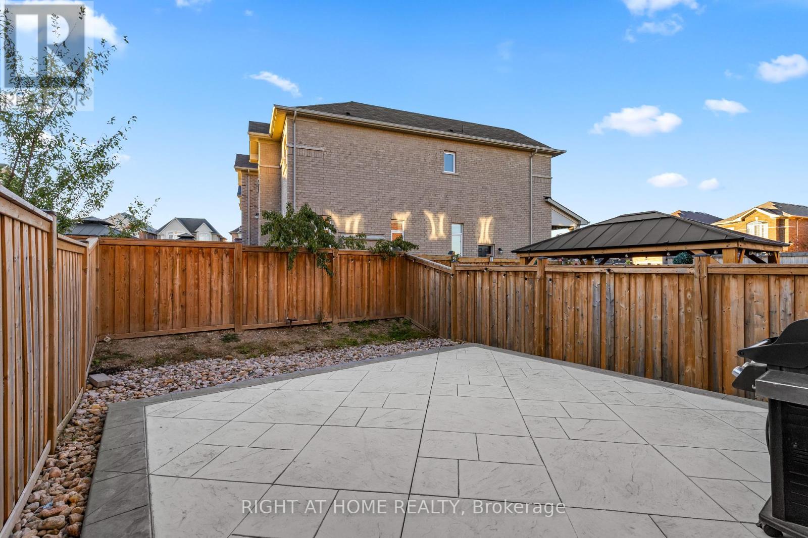 23 Duffel Crescent, Halton Hills (Georgetown), Ontario  L7G 0H7 - Photo 32 - W12456695