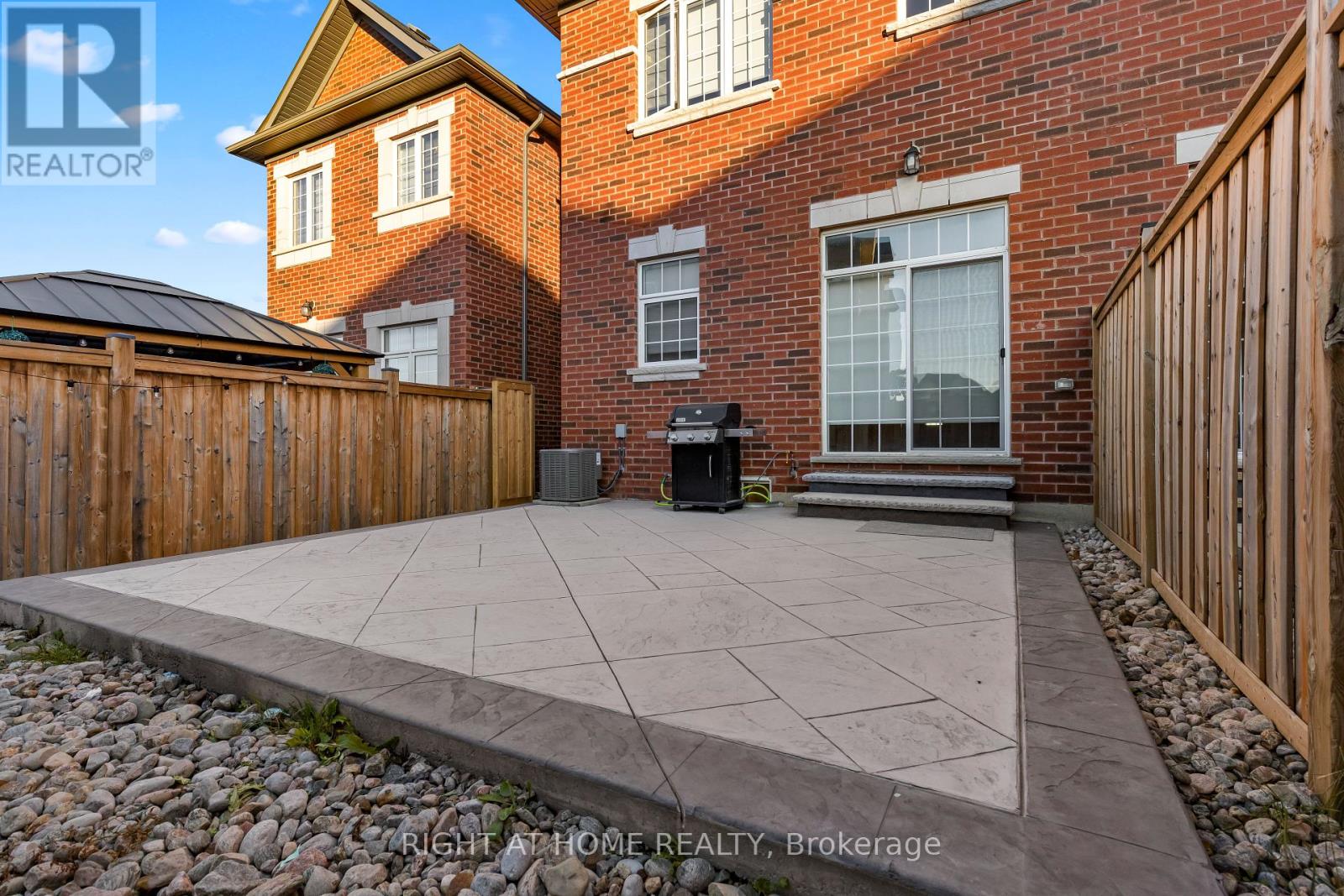 23 Duffel Crescent, Halton Hills (Georgetown), Ontario  L7G 0H7 - Photo 33 - W12456695