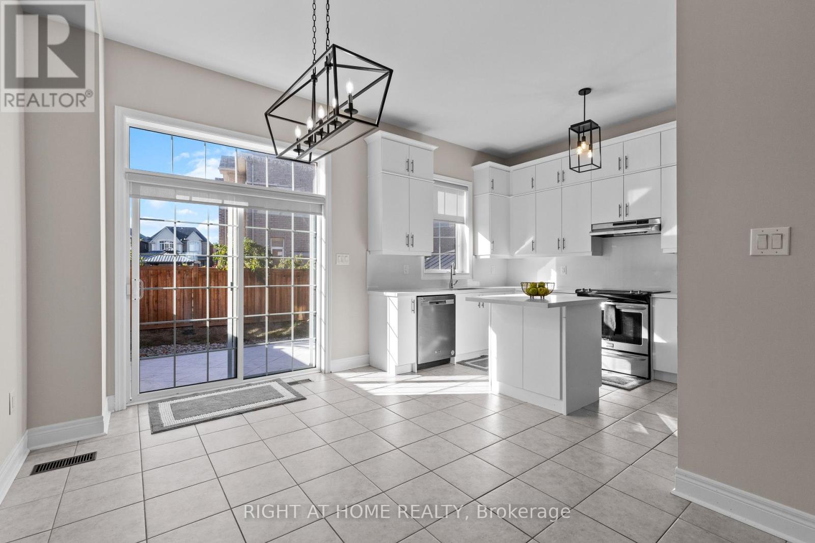 23 Duffel Crescent, Halton Hills (Georgetown), Ontario  L7G 0H7 - Photo 5 - W12456695