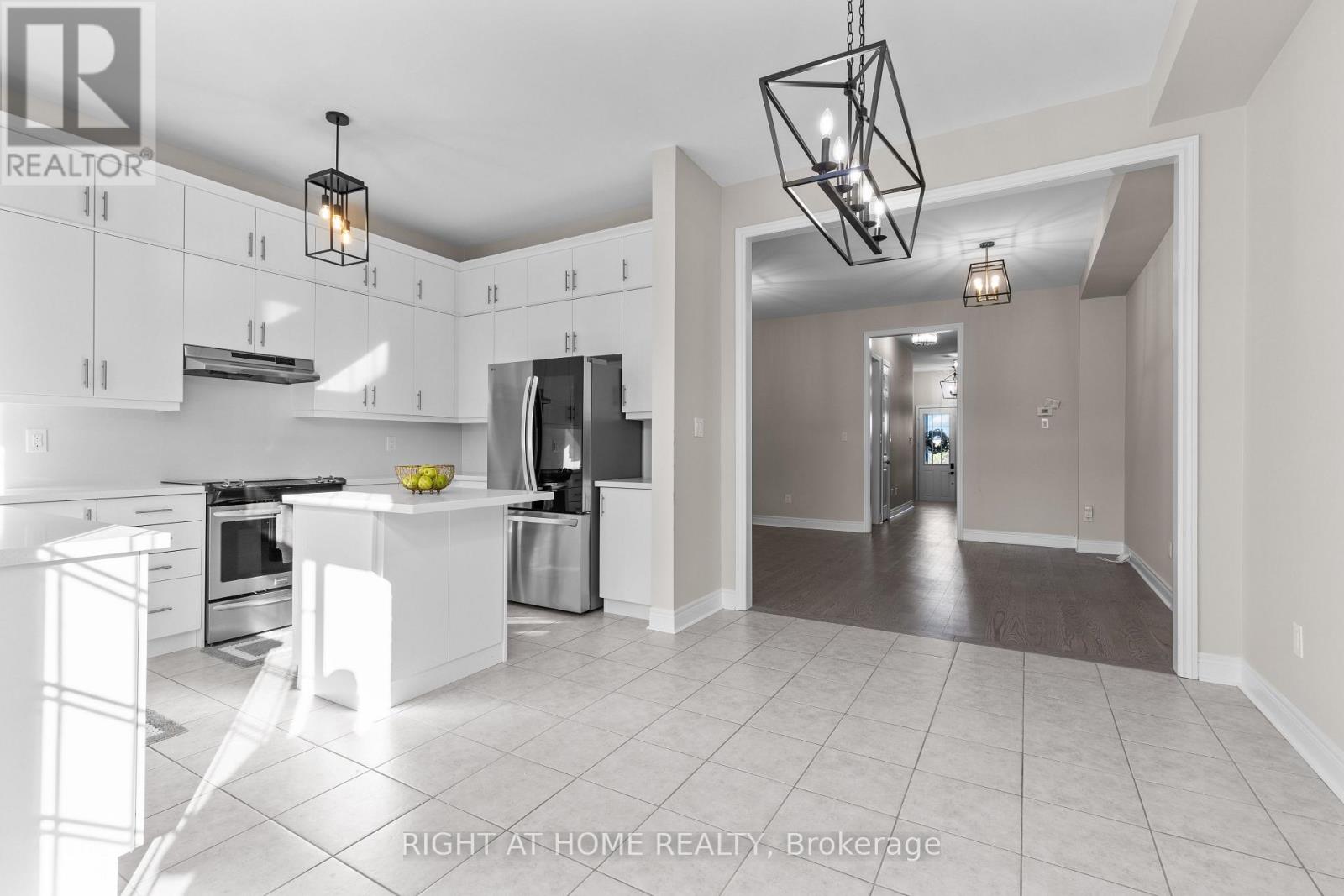 23 Duffel Crescent, Halton Hills (Georgetown), Ontario  L7G 0H7 - Photo 6 - W12456695