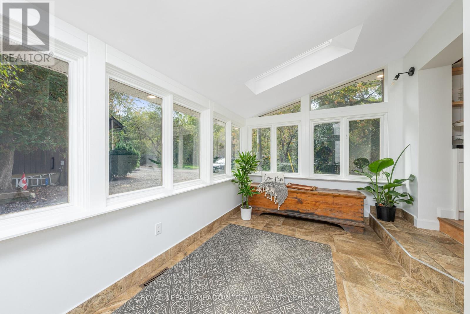 27 Tweedle Street, Halton Hills (Glen Williams), Ontario  L7G 3S6 - Photo 15 - W12460105