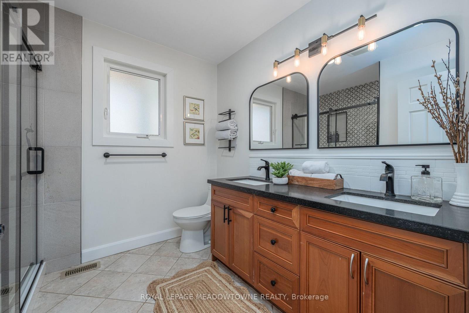 27 Tweedle Street, Halton Hills (Glen Williams), Ontario  L7G 3S6 - Photo 25 - W12460105