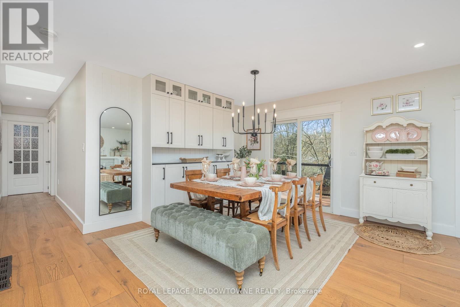 27 Tweedle Street, Halton Hills (Glen Williams), Ontario  L7G 3S6 - Photo 9 - W12460105