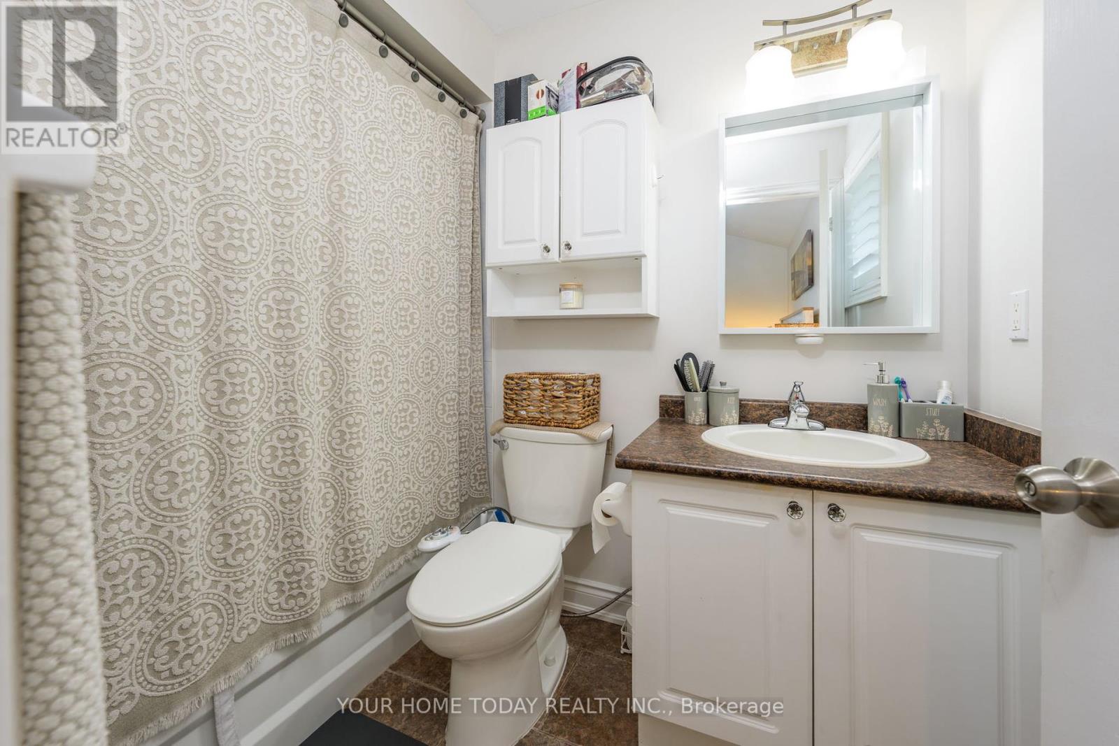 49 Miller Drive, Halton Hills (Georgetown), Ontario  L7G 5P7 - Photo 34 - W12460559