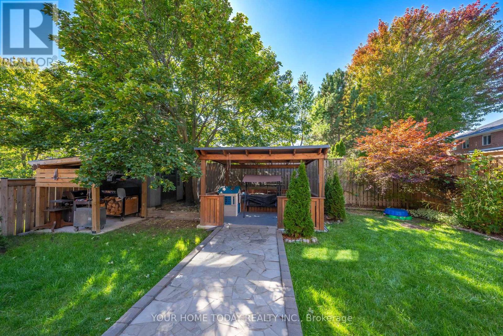 49 Miller Drive, Halton Hills (Georgetown), Ontario  L7G 5P7 - Photo 47 - W12460559