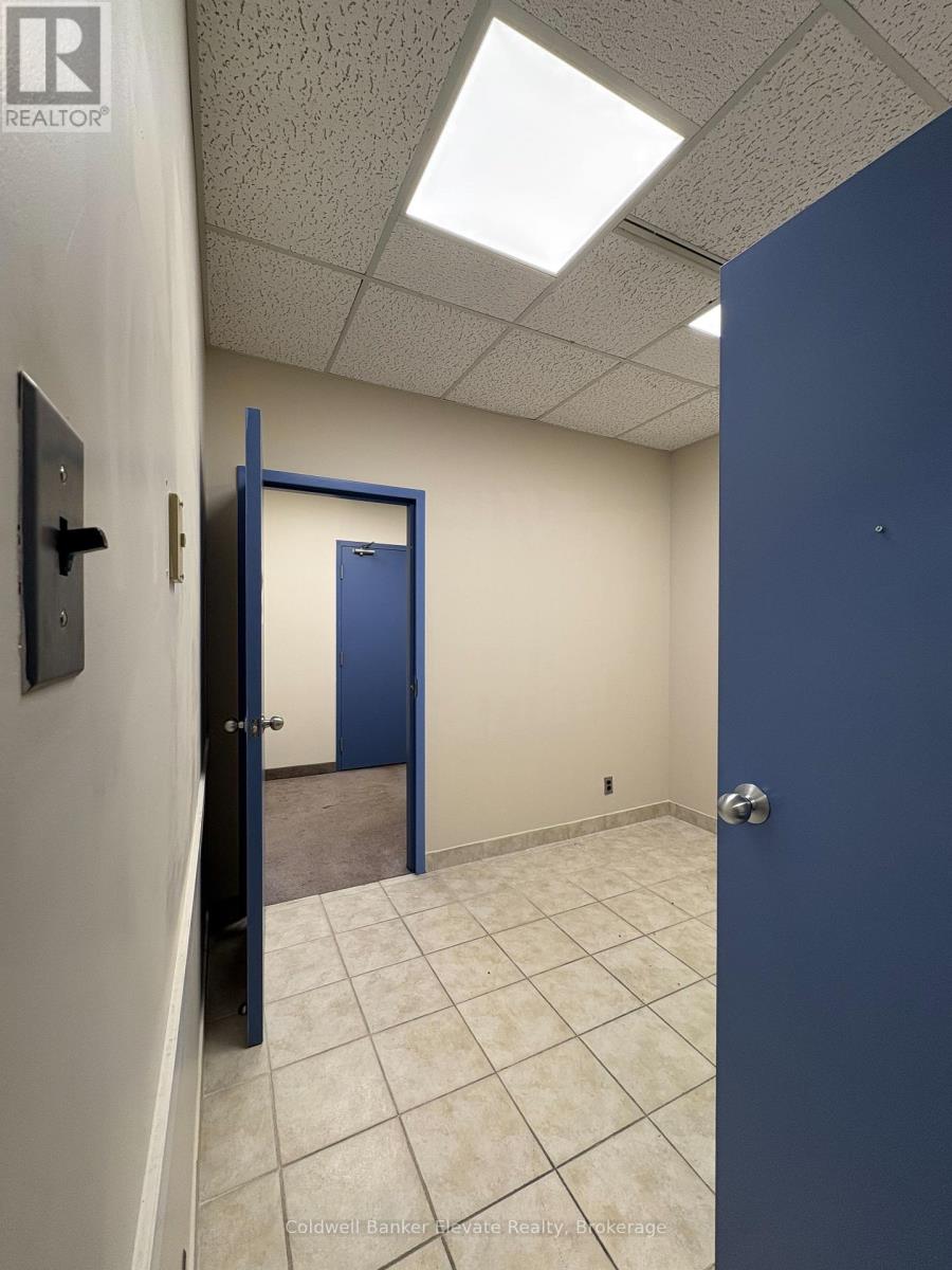 102 - 83 Mill Street, Halton Hills (Georgetown), Ontario  L7G 5E9 - Photo 6 - W12460984