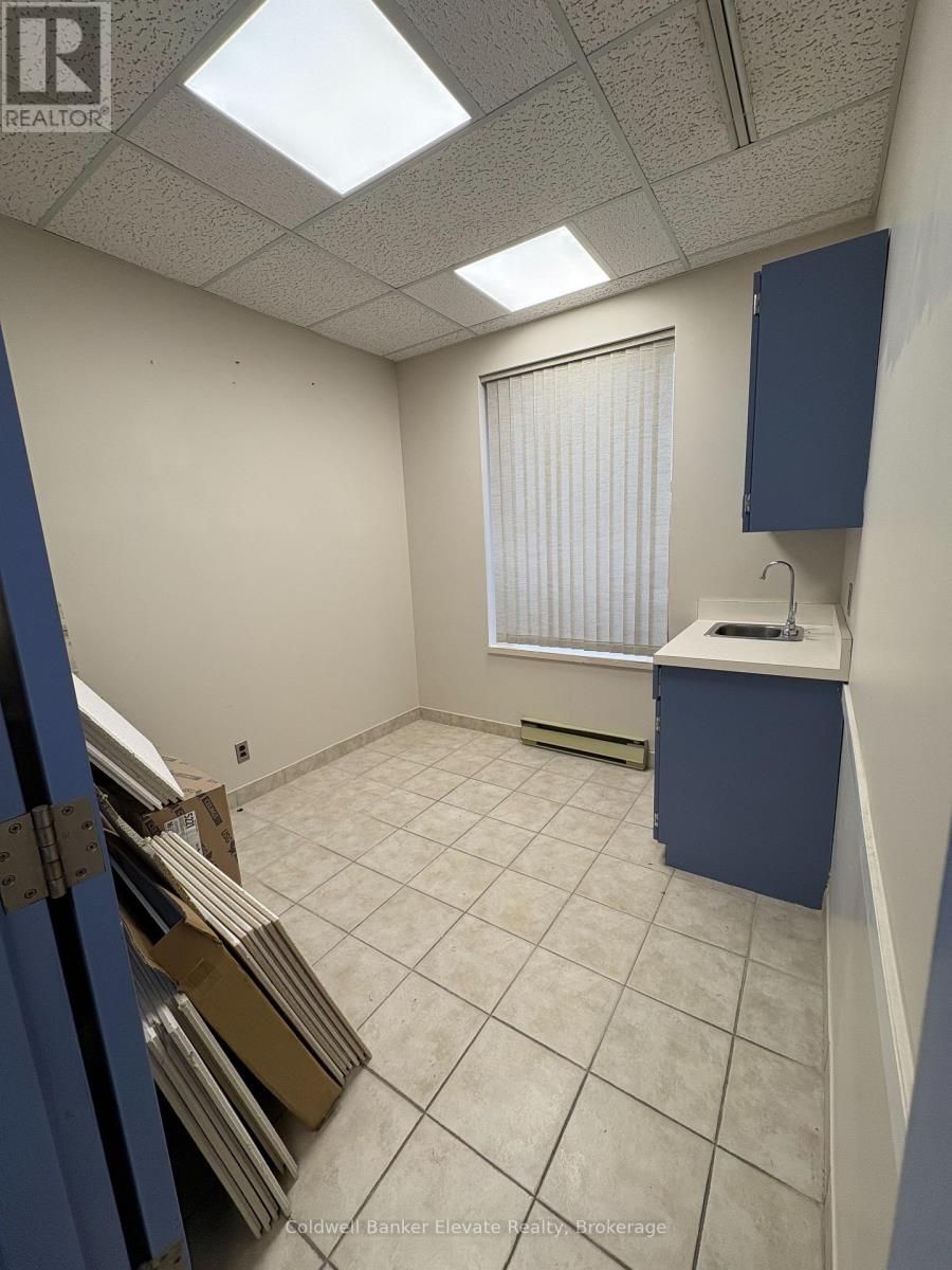 102 - 83 Mill Street, Halton Hills (Georgetown), Ontario  L7G 5E9 - Photo 7 - W12460984