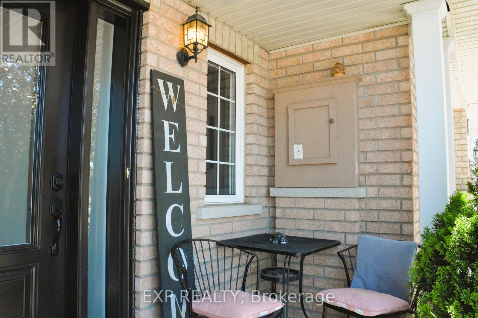 116 Goldham Way, Halton Hills (Georgetown), Ontario  L7G 0C8 - Photo 4 - W12462128