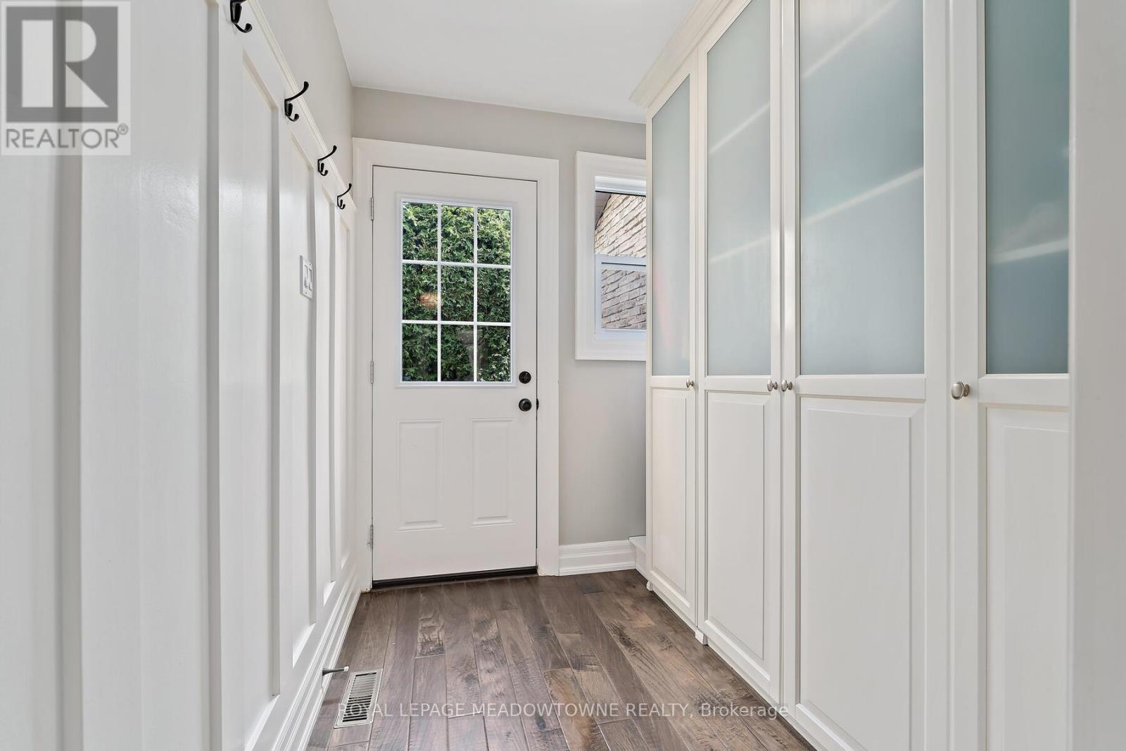 25 Hillside Drive, Halton Hills (Georgetown), Ontario  L7G 4W2 - Photo 18 - W12462440