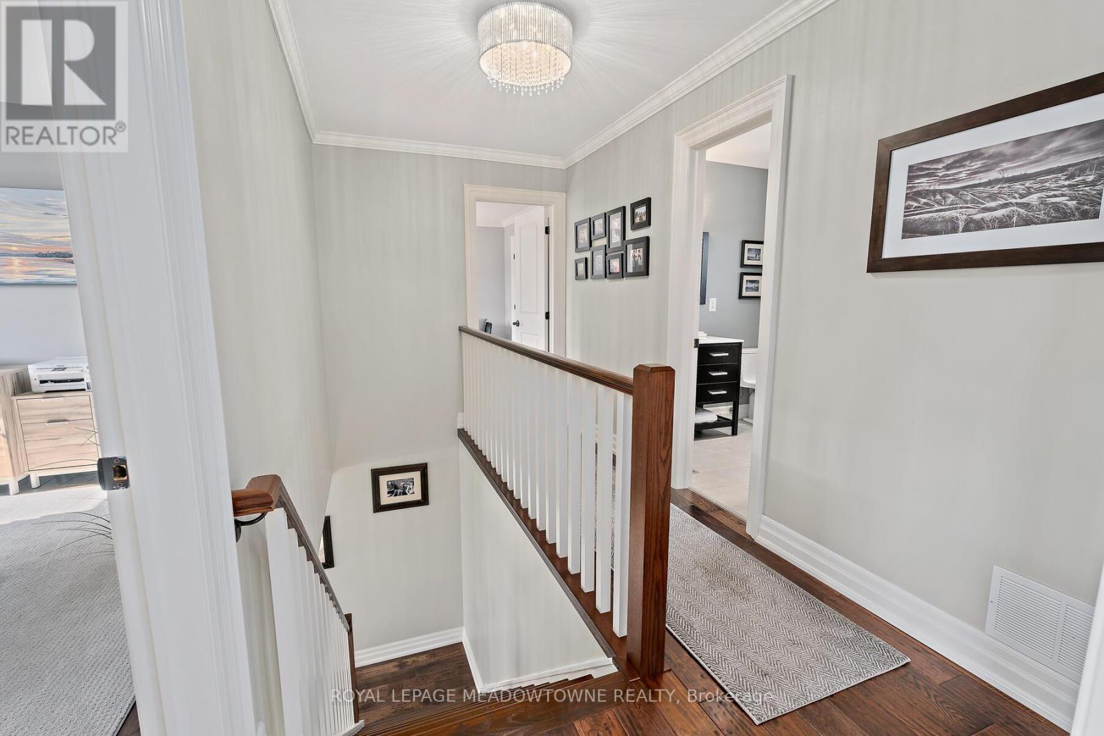 25 Hillside Drive, Halton Hills (Georgetown), Ontario  L7G 4W2 - Photo 20 - W12462440