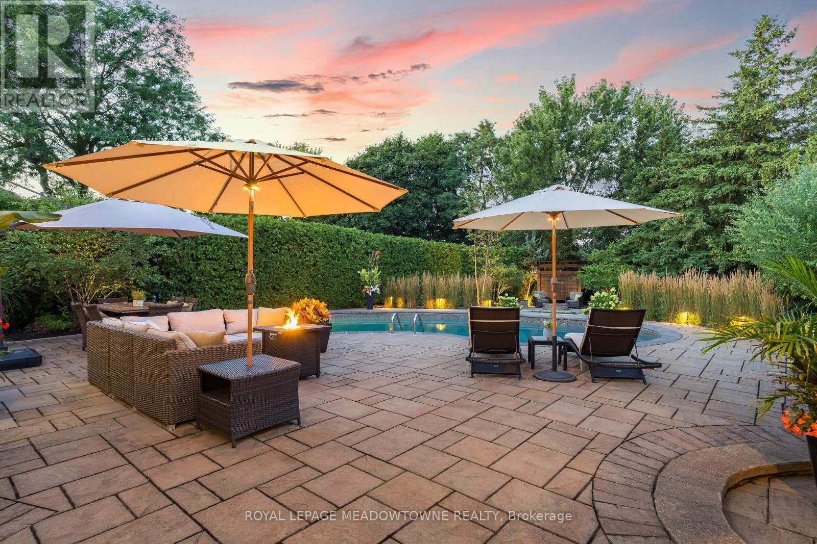 25 Hillside Drive, Halton Hills (Georgetown), Ontario  L7G 4W2 - Photo 44 - W12462440