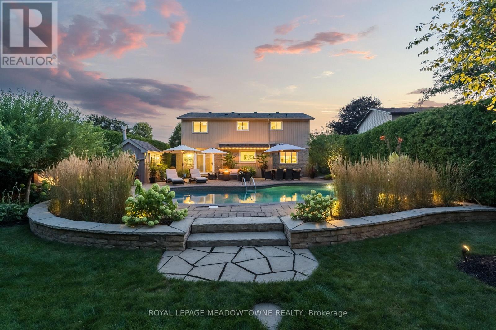 25 Hillside Drive, Halton Hills (Georgetown), Ontario  L7G 4W2 - Photo 48 - W12462440