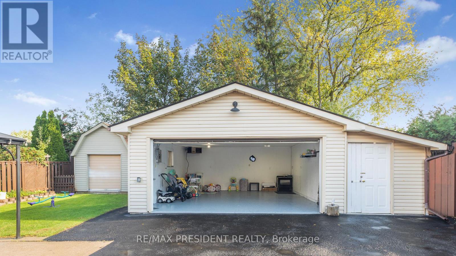 163 Prince Charles Drive, Halton Hills (Georgetown), Ontario  L7G 3W1 - Photo 32 - W12462763