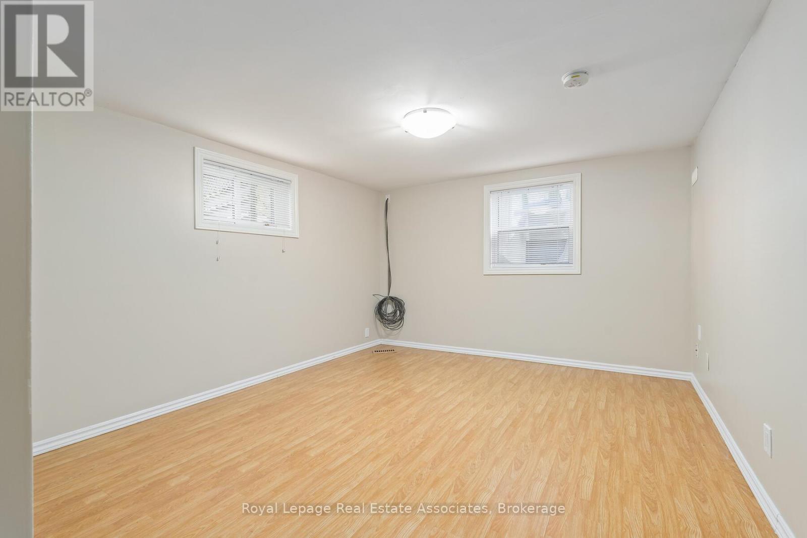 17 Academy Road, Halton Hills (Georgetown), Ontario  L7G 3N7 - Photo 12 - W12464936