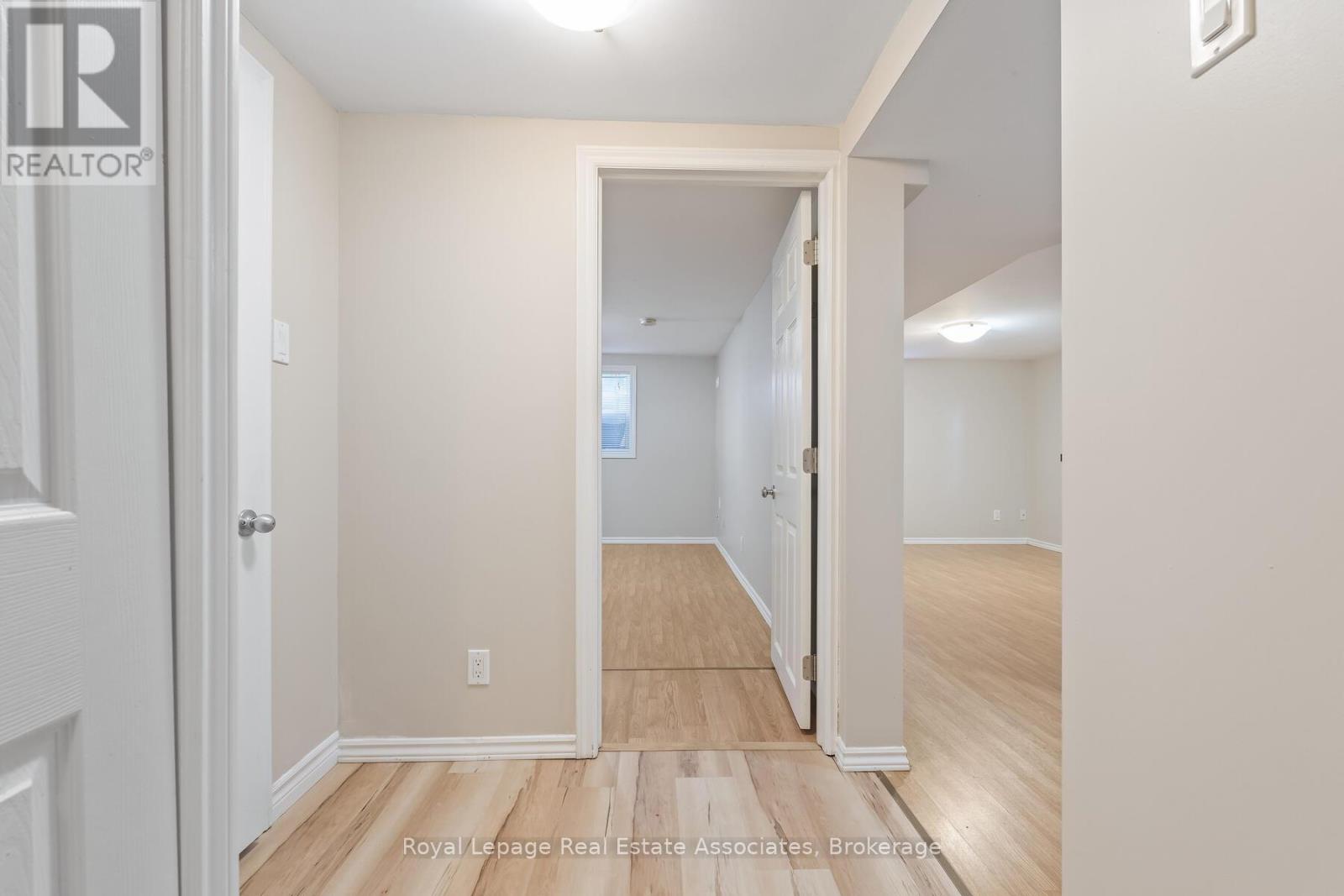 17 Academy Road, Halton Hills (Georgetown), Ontario  L7G 3N7 - Photo 13 - W12464936