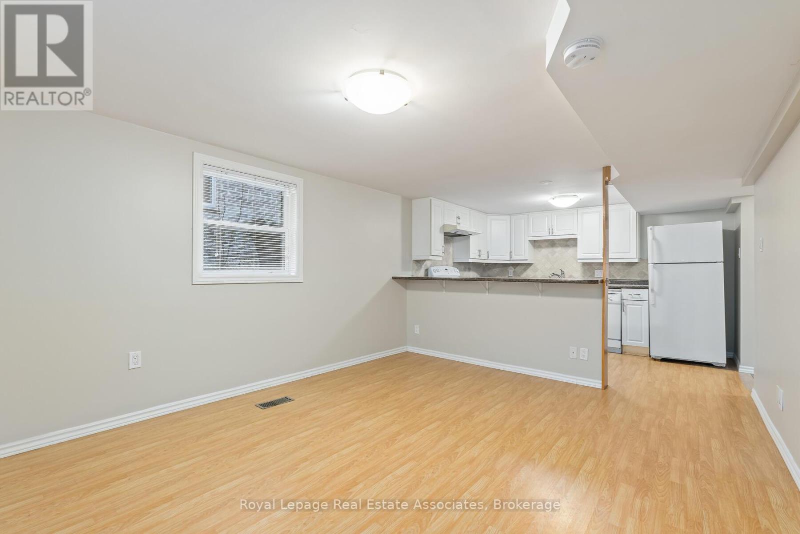 17 Academy Road, Halton Hills (Georgetown), Ontario  L7G 3N7 - Photo 2 - W12464936