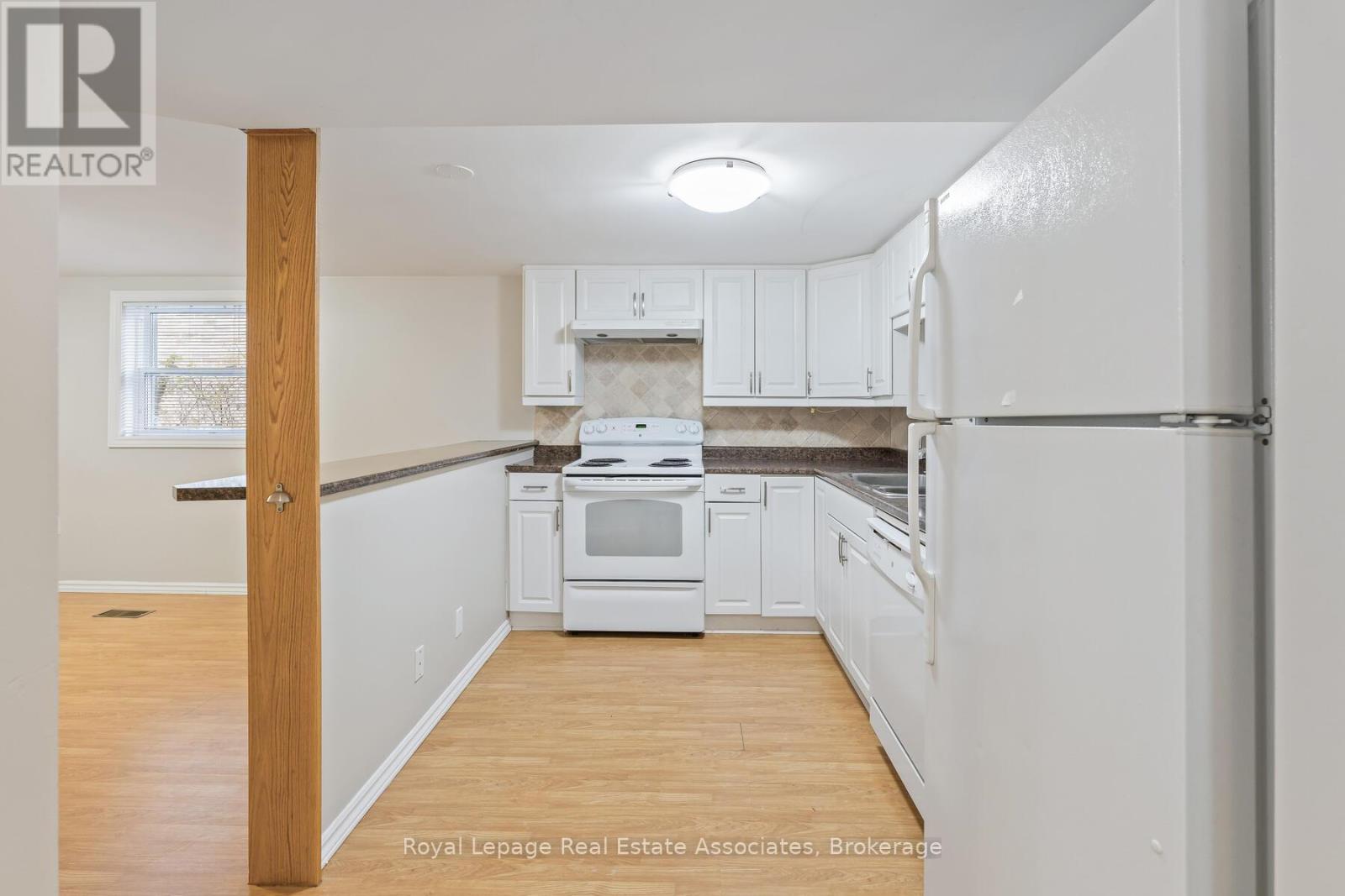 17 Academy Road, Halton Hills (Georgetown), Ontario  L7G 3N7 - Photo 4 - W12464936