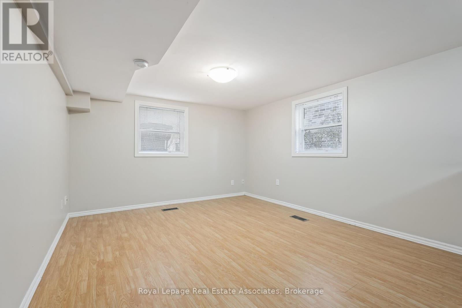 17 Academy Road, Halton Hills (Georgetown), Ontario  L7G 3N7 - Photo 7 - W12464936