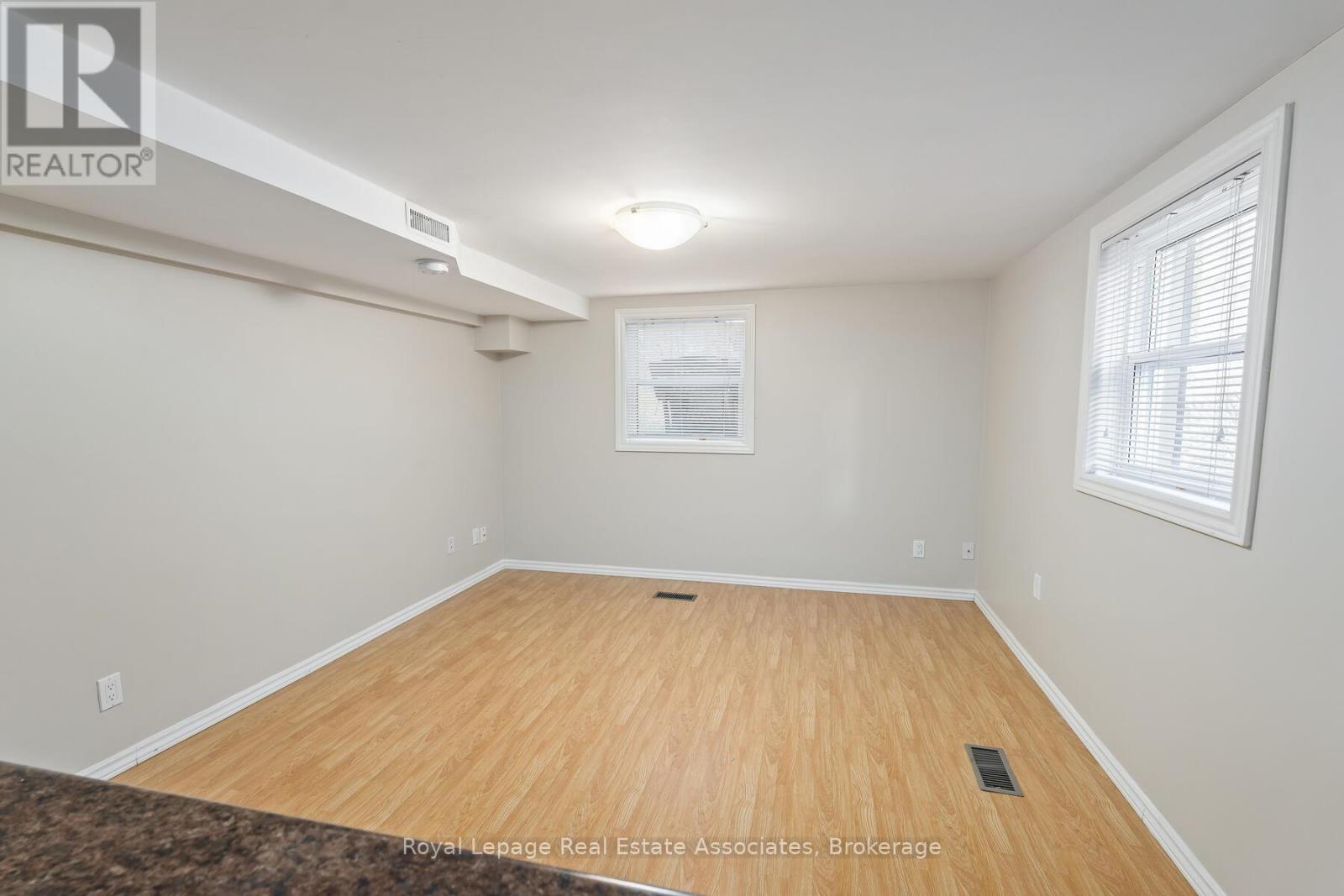 17 Academy Road, Halton Hills (Georgetown), Ontario  L7G 3N7 - Photo 8 - W12464936