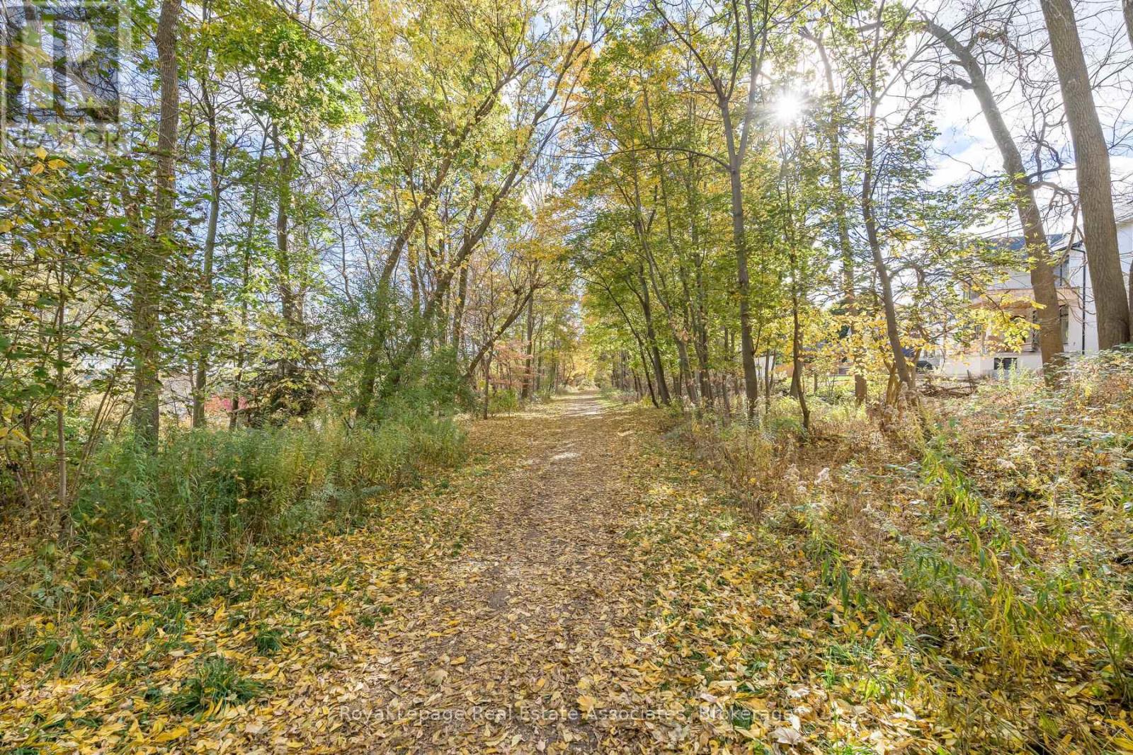 17 Academy Road, Halton Hills (Georgetown), Ontario  L7G 3N7 - Photo 19 - W12465019