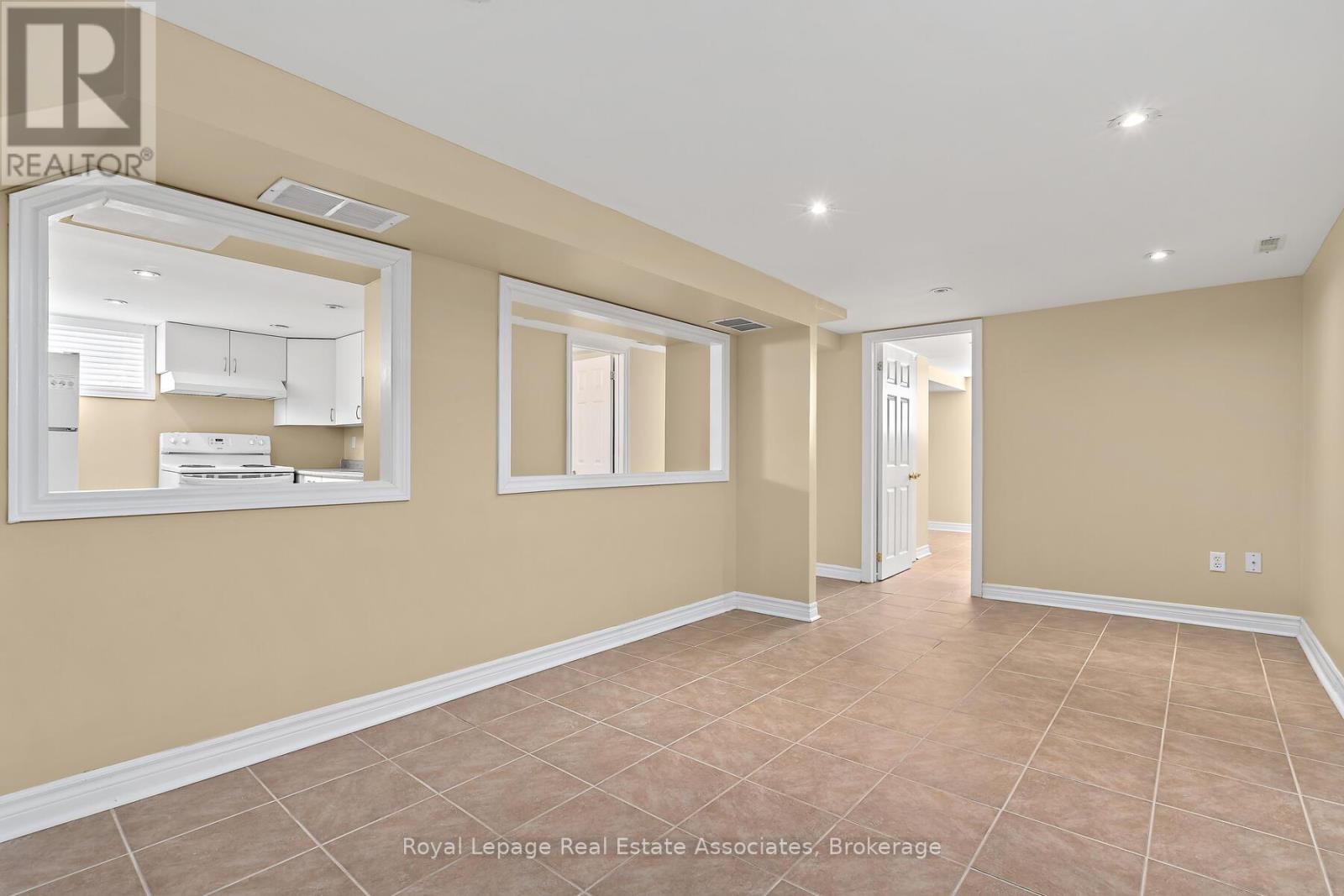 7 Rexway Drive, Halton Hills (Georgetown), Ontario  L7G 3N7 - Photo 19 - W12466251