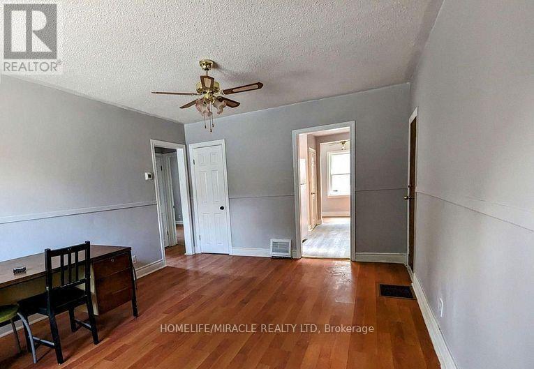 45 Main Street N, Halton Hills (Georgetown), Ontario  L7G 3H2 - Photo 1 - W12467081