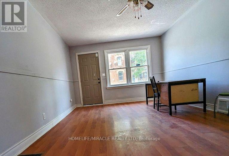 45 Main Street N, Halton Hills (Georgetown), Ontario  L7G 3H2 - Photo 3 - W12467081