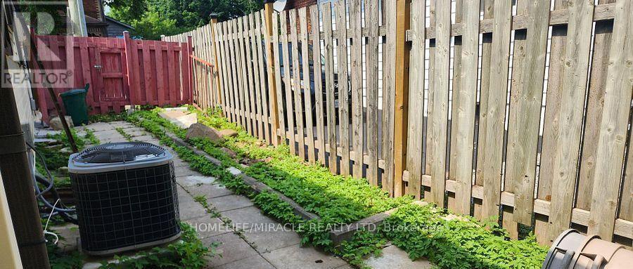 45 Main Street N, Halton Hills (Georgetown), Ontario  L7G 3H2 - Photo 8 - W12467081