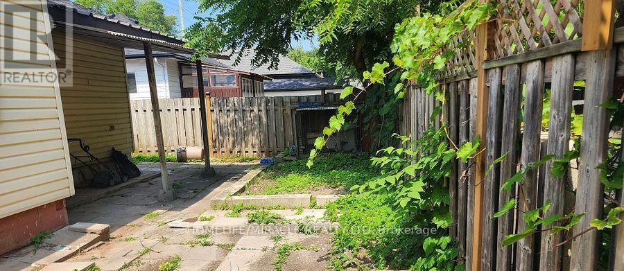 45 Main Street N, Halton Hills (Georgetown), Ontario  L7G 3H2 - Photo 9 - W12467081