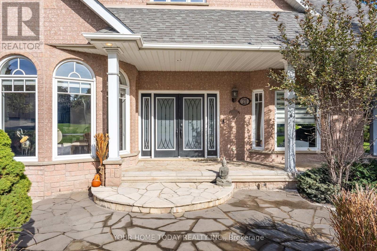 21 Turtle Lake Drive, Halton Hills (Rural Halton Hills), Ontario  L7J 2W7 - Photo 5 - W12467882