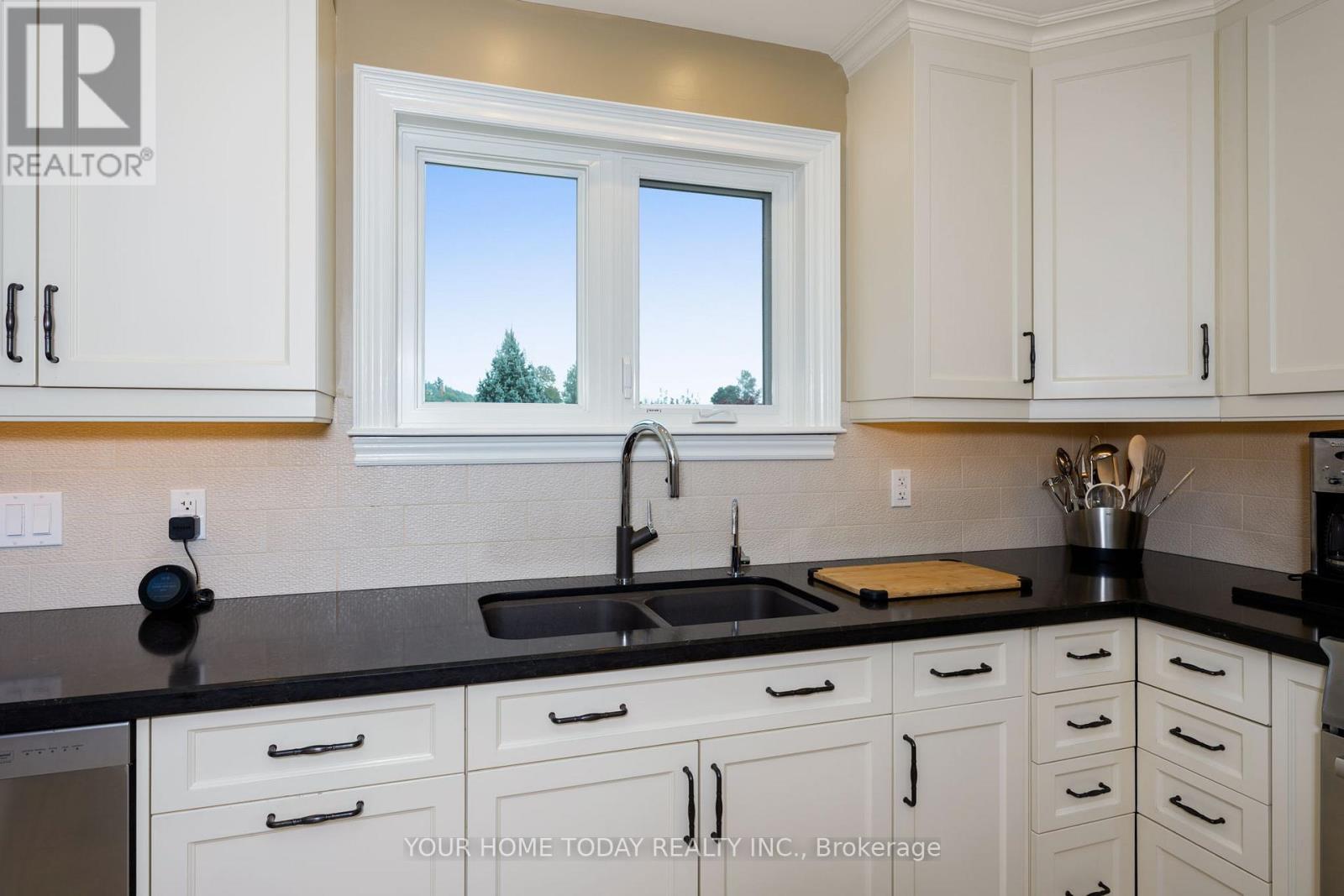 12609 Fifth Line, Halton Hills (Rural Halton Hills), Ontario  L0P 1H0 - Photo 15 - W12469128