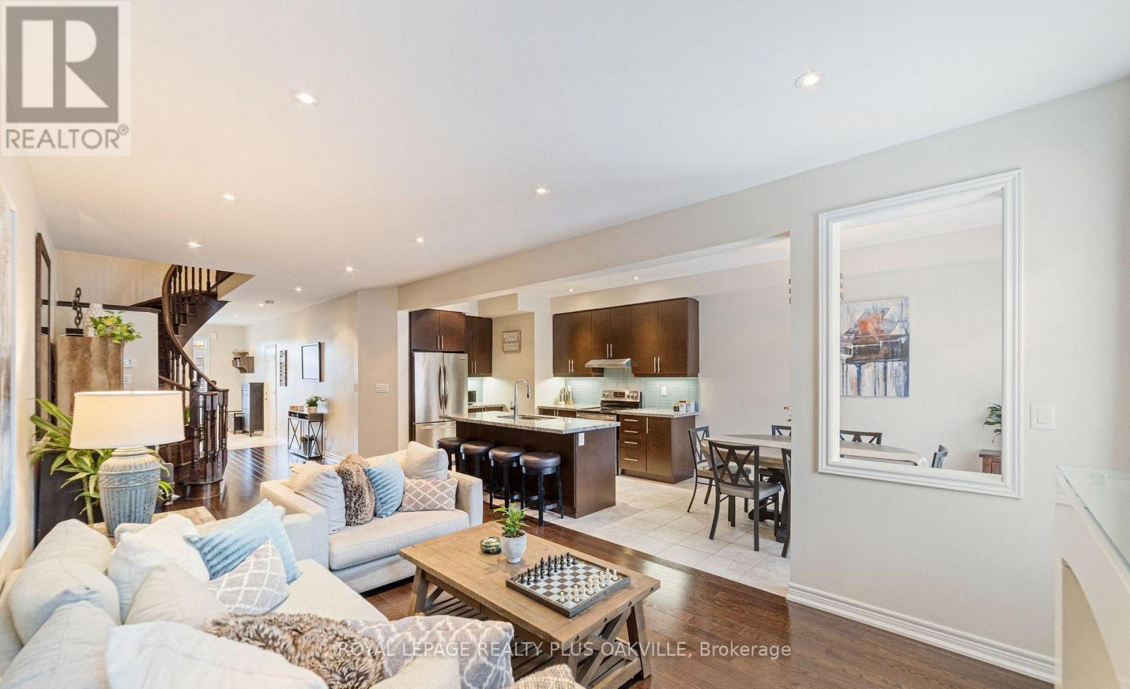 37 Diamond Leaf Lane, Halton Hills (Georgetown), Ontario  L7G 0G7 - Photo 10 - W12469508