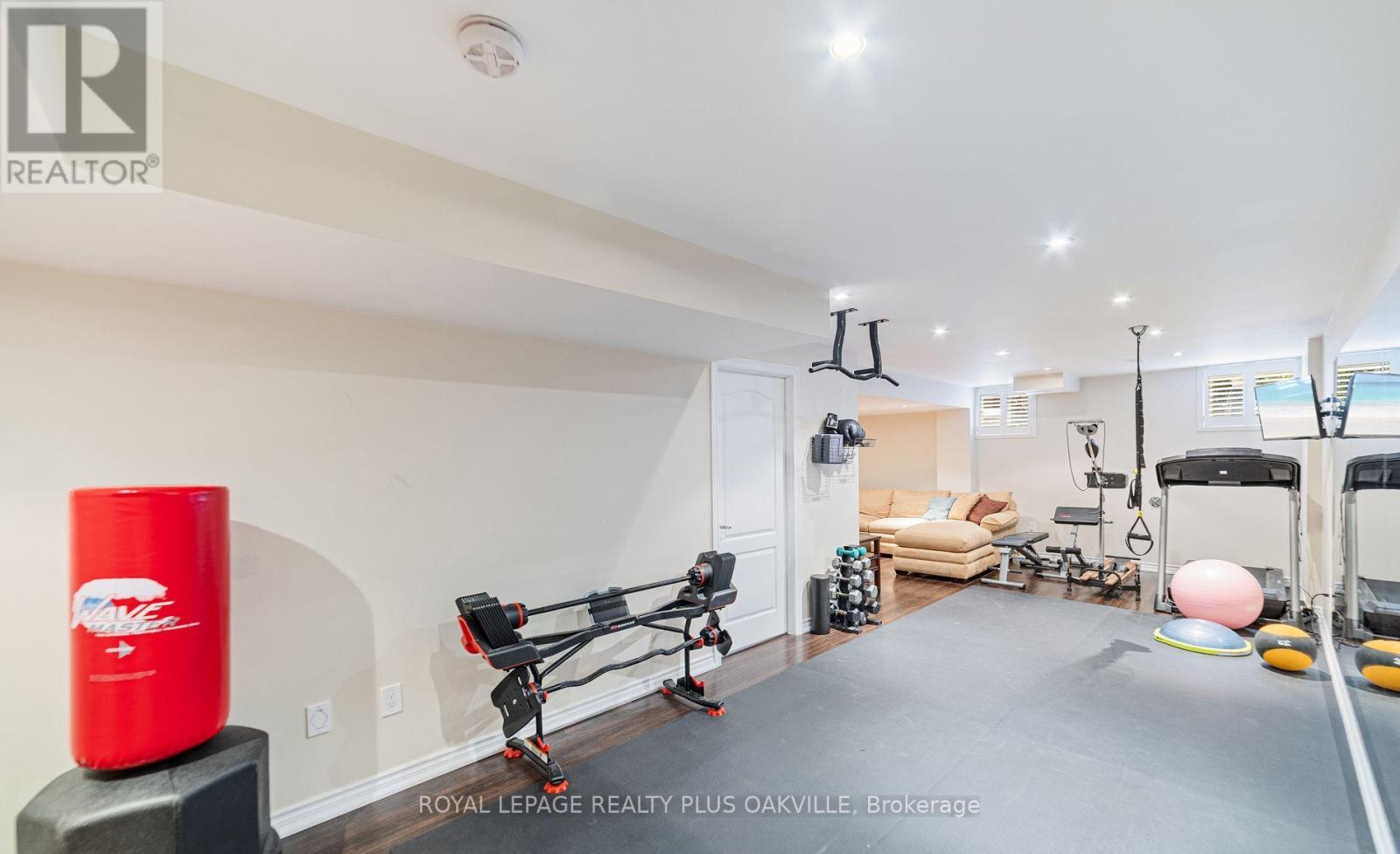 37 Diamond Leaf Lane, Halton Hills (Georgetown), Ontario  L7G 0G7 - Photo 19 - W12469508