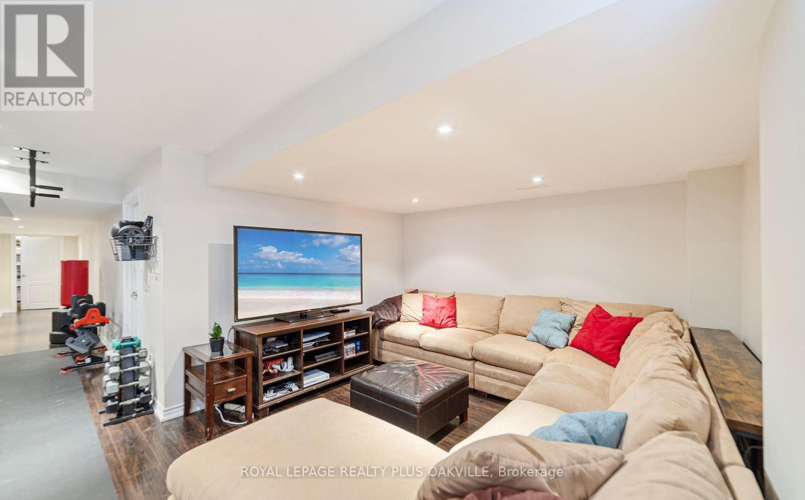 37 Diamond Leaf Lane, Halton Hills (Georgetown), Ontario  L7G 0G7 - Photo 22 - W12469508