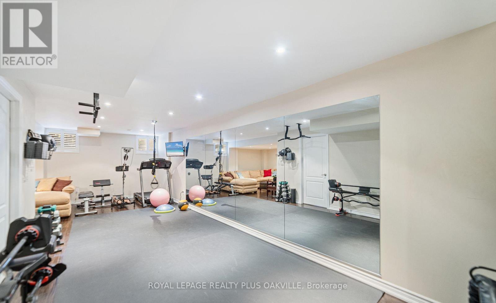 37 Diamond Leaf Lane, Halton Hills (Georgetown), Ontario  L7G 0G7 - Photo 24 - W12469508