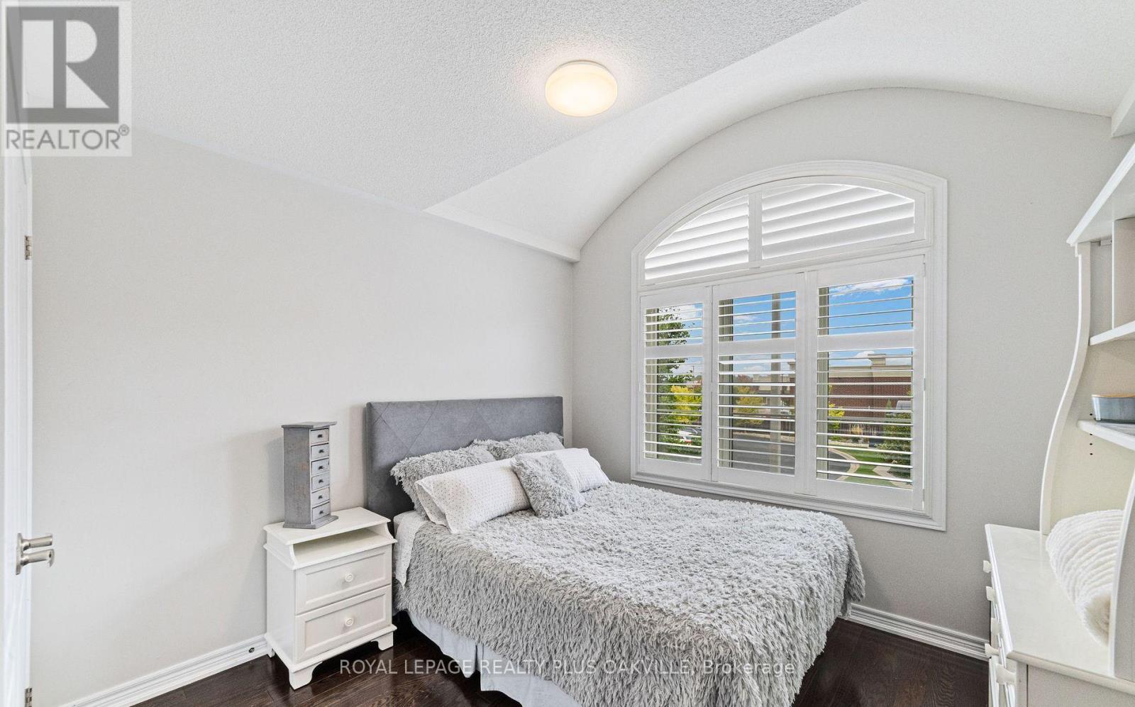 37 Diamond Leaf Lane, Halton Hills (Georgetown), Ontario  L7G 0G7 - Photo 34 - W12469508