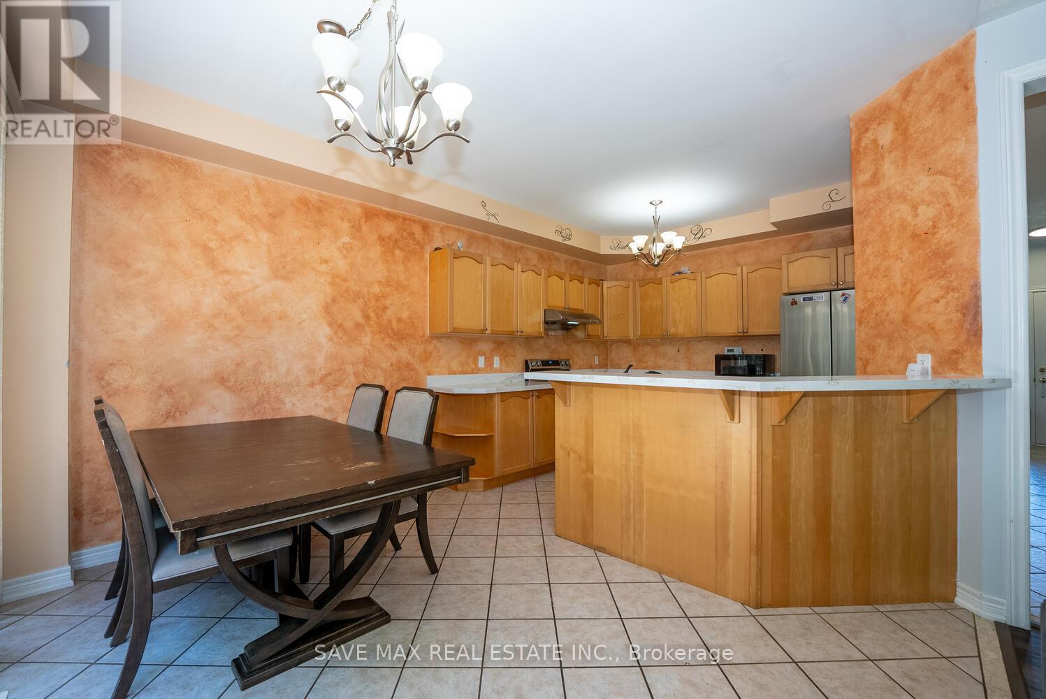 39 Hurst Street, Halton Hills (Ac Acton), Ontario  L7J 2Z8 - Photo 19 - W12470098