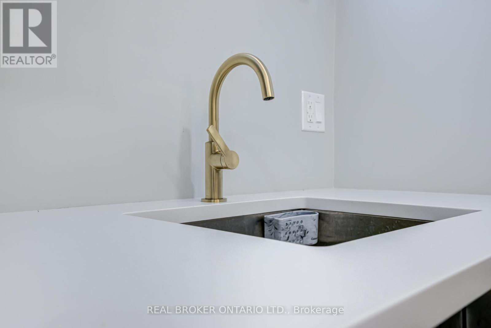 Lower - 186 Jeffrey Avenue, Halton Hills (Ac Acton), Ontario  L7J 1V7 - Photo 12 - W12470938