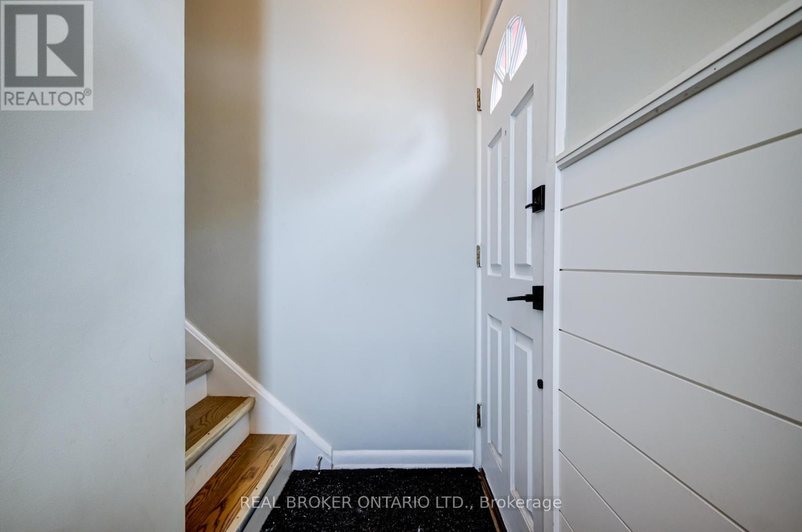 Lower - 186 Jeffrey Avenue, Halton Hills (Ac Acton), Ontario  L7J 1V7 - Photo 2 - W12470938