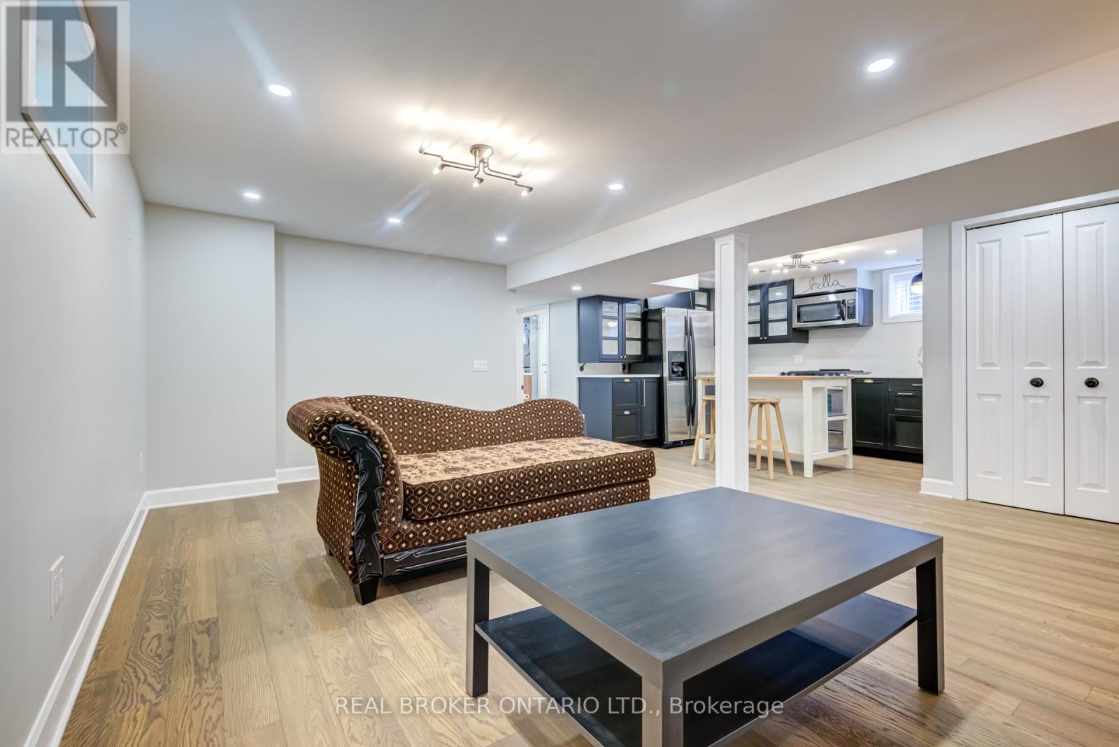 Lower - 186 Jeffrey Avenue, Halton Hills (Ac Acton), Ontario  L7J 1V7 - Photo 5 - W12470938