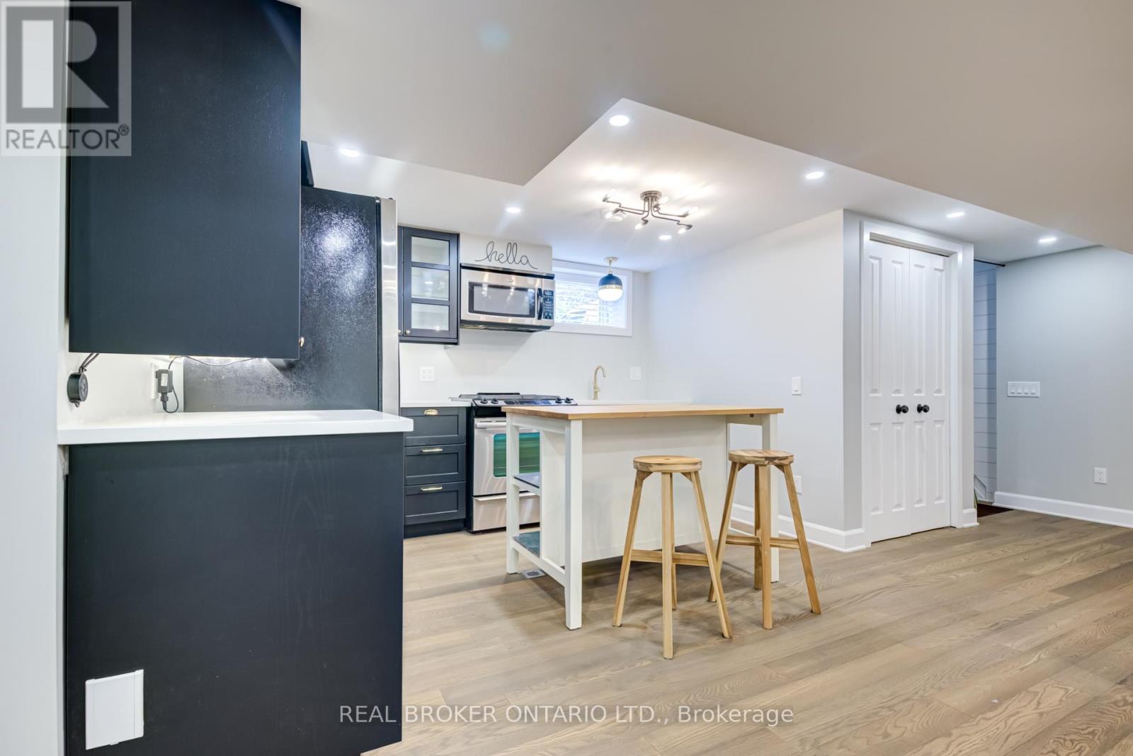 Lower - 186 Jeffrey Avenue, Halton Hills (Ac Acton), Ontario  L7J 1V7 - Photo 8 - W12470938