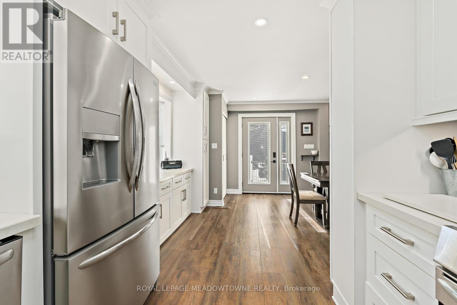 7 Temple Road, Halton Hills (Georgetown), Ontario  L7G 3J6 - Photo 13 - W12471001