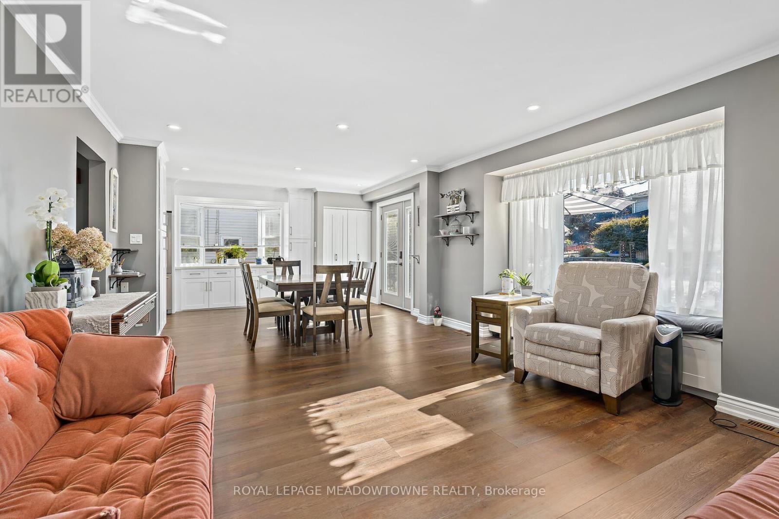 7 Temple Road, Halton Hills (Georgetown), Ontario  L7G 3J6 - Photo 9 - W12471001