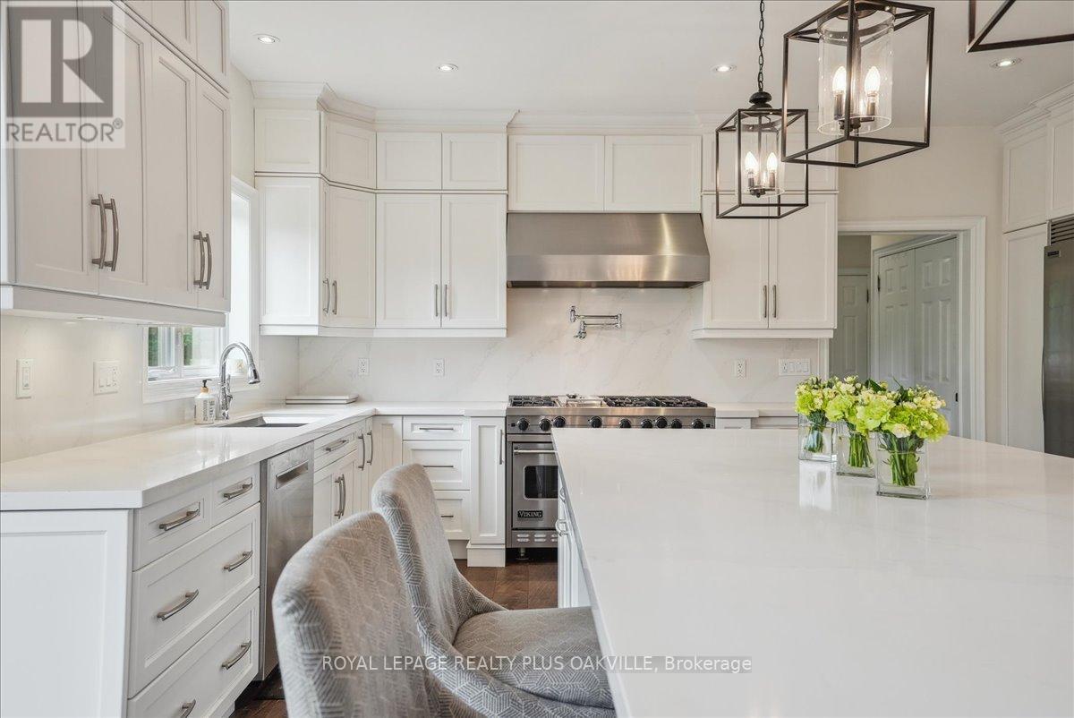 11365 Taylor Court, Milton (Brookville/haltonville), Ontario  L0P 1B0 - Photo 13 - W12472039