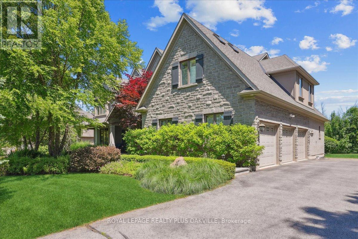 11365 Taylor Court, Milton (Brookville/haltonville), Ontario  L0P 1B0 - Photo 2 - W12472039