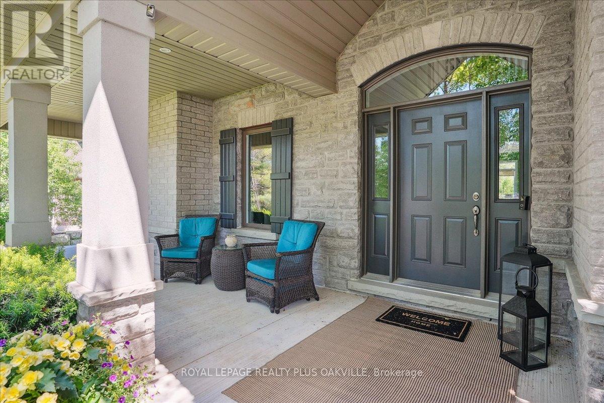 11365 Taylor Court, Milton (Brookville/haltonville), Ontario  L0P 1B0 - Photo 5 - W12472039