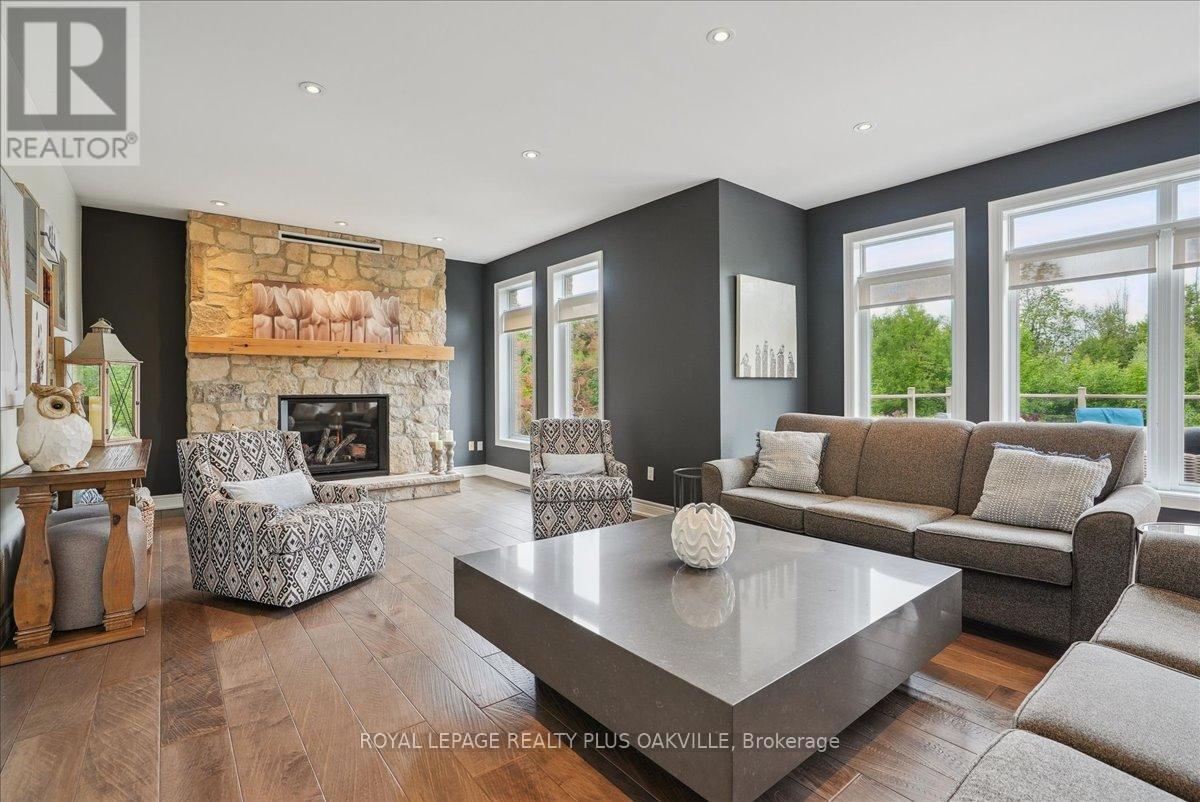 11365 Taylor Court, Milton (Brookville/haltonville), Ontario  L0P 1B0 - Photo 8 - W12472039