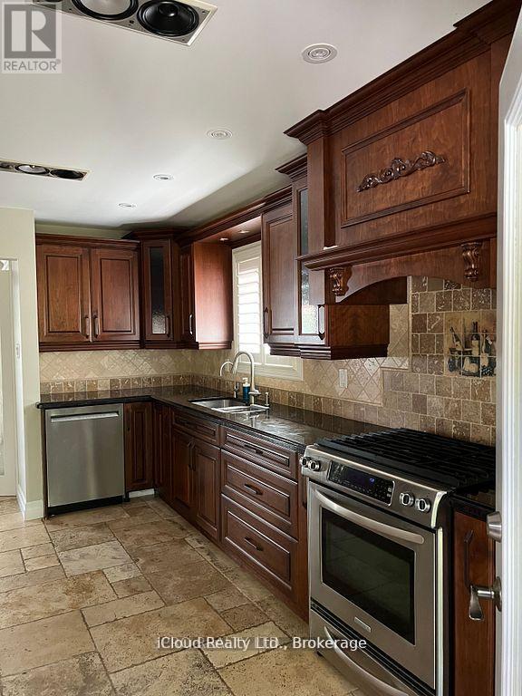 96 Smith Drive, Halton Hills (Georgetown), Ontario  L7G 5S7 - Photo 3 - W12474585