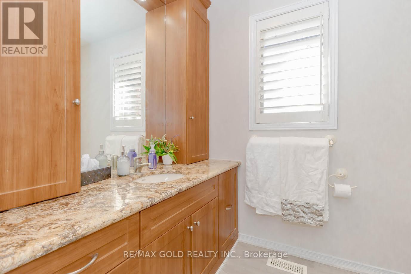 Upper Level - 11820 5 Side Road, Halton Hills (Rural Halton Hills), Ontario  L7G 4S6 - Photo 27 - W12475956